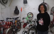 Areli Carreón tiene 30 años como activista para el uso de la bicicleta como medio de transporte en México, donde fundó la organización Bicitekas.