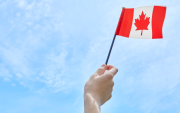 El programa Express Entry de Canadá ofrece vías claras para médicos, educadores, profesionales STEM y otros profesionales.