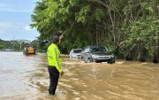 Babahoyo, que enfrenta una severa crisis por las inundaciones, es una de las ciudades incluidas en el toque de queda parcial, decretado hasta el 31 de marzo de 2026.