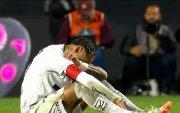 Neymar Jr. no aguantó y terminó sentado en la cancha llorando tras el 6-0 ante el Vasco da Gama por el Campeonato Brasileño.