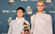 CA7RIEL y Paco Amoroso en la última edición del Grammy anglo.