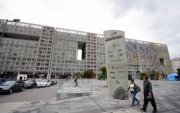 Instituciones. Plataforma financiera, complejo gubernamental que agrupa oficinas clave del sector público.