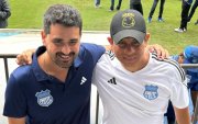 José Jiménez nuevo presidente del Emelec junto a un socio azul en el Capwell.
