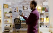 a conectividad es el tercer elemento clave. Sin una red estable y con buena cobertura en toda la vivienda, la automatización pierde eficacia.