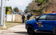 Agentes de la policía de Michigan desplegaron un operativo tras el ataque contra una sinagoga, que terminó con el abatimiento del agresor.