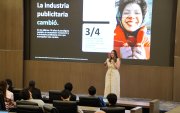 IA y microcredenciales redefinen competencias en estudiantes y profesionales actuales.