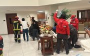 Los bomberos atendieron a los afectados en el lugar y cuatro fueron trasladados a casas de salud.