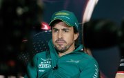 El español Fernando Alonso será parte de Aston Martin por lo menos hasta el año 2026.
