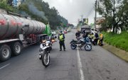 Accidente de tránsito en la av. Simón Bolívar deja una persona herida y provoca cierre parcial de carril.