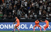 Barcelona derrotó a Botafogo en Brasil.