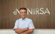 Es el presidente Ejecutivo del Grupo Empresarial Nirsa.  Está al frente de la empresas desde hace 47 años.