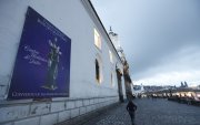 Centro. Con grandes carteles, en los exteriores de la Iglesia de San Francisco se anuncia la gran procesión.