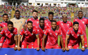 Los jugadores de El Nacional posan previo al encuentro ante Mushuc Runa en el estadio Olímpico Atahualpa, por la Fecha 14 de la LigaPro