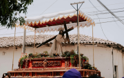 Referencial. Procesión de Semana Santa en Ecuador, tradición que acompaña el feriado y moviliza a miles de viajeros.