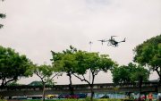 La empresa pública Parques utiliza drones para fertilizar el arbolado urbano en sectores del norte y sur de Guayaquil.
