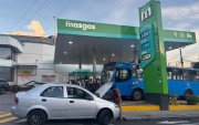 El precio de los combustibles en Ecuador se actualiza de manera mensual.