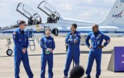 La tripulación de Artemis II (de izquierda a derecha): el especialista de misión Jeremy Hansen de la CSA (Agencia Espacial Canadiense), la especialista de misión Christina Koch, el comandante Reid Wiseman y el piloto Victor Glover.