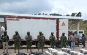 El Ejército ecuatoriano decomisó 530 kilos de marihuana que eran transportados en un vehículo que circulaba por una carretera de la provincia de Carchi