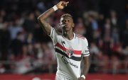 El defensor Robert Arboleda es uno de los más destacados en Brasil