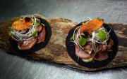 Gastronomía de clase mundial en Quito: Tributo destaca entre los mejores restaurantes de carne del planeta.