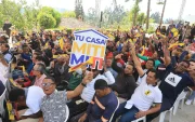 Decenas de personas acudieron al lanzamiento del programa Tu Casa Miti Miti.