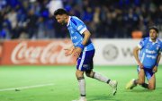 Gastón Blanc de Macará reacciona este jueves, en un partido de la fase de grupos de la Copa Sudamericana ante América de Cali .