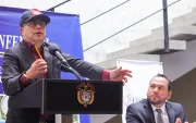 El gobierno de Gustavo Petro impuso una tasa del 100% a productos ecuatorianos
