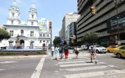 La avenida 9 de Octubre es una de las arterias viales más importantes de Guayaquil.