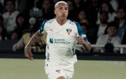 El brasileño Deyverson durante el partido Liga de Quito vs Barcelona.