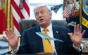El presidente estadounidense, Donald Trump, se negó el lunes a disculparse por criticar al papa León XIV.