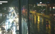 En vías como la Perimetral llovió en la noche de este 13 de abril de 2026, luego de cuatro días de intenso calor.