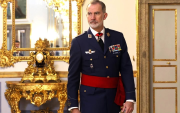 Al rey Felipe VI se lo ha vinculado con hombres, entre ellos artistas como Miguel Bosé