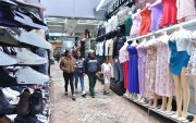 La baja afluencia de compradores marca la crisis en centros comerciales del Centro Histórico de Quito.