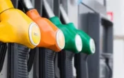 El precio de las gasolinas subieron en este mes en Ecuador.