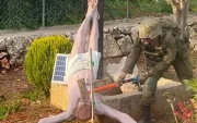 Soldado israelí dañó estatua de Jesús en Debel, sur del Líbano, hecho confirmado este lunes.