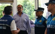 John Reimberg anunció que 38 camionetas operarán en Guayaquil para reforzar seguridad policial.