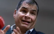 El expresidente y líder de la Revolución Ciudadana arremetió contra la prefecta Marcela Aguiñaga