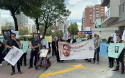 Familiares de Luis Alarcón han realizado varis plantones en Quito para exigir justicia por le caso.