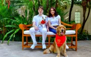 Alexander y Maritza junto a sus fieles compañeros de Sonrisas con cola