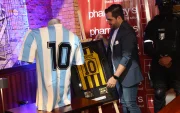 La Expogol presenta reliquias del fútbol nacional y Mundial. Juan Pablo Béjar es el dueño de la colección.