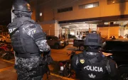 Cinco expolicías ecuatorianos fueron condenados a más de dos años de cárcel por vender municiones policiales a grupos criminales.
