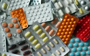 La posible subida de aranceles a Colombia podría afectar la llegada de medicamentos a Ecuador.