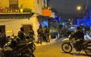Autoridades realizaron operativos en Machala tras el hecho registrado en Puerto Bolívar, donde se investiga el uso de un vehículo modificado para simular funciones policiales.