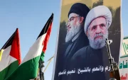 Manifestación con la imagen del líder de Hizbulá, Naim Qassem, y del fallecido Hassan Nasrallah.