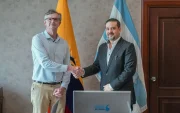 El ministro de Agricultura, Ganadería y Pesca, Juan Carlos Vega Malo (izquierda), se reunió con el nuevo viceprefecto de Guayas, Carlos Encalada.