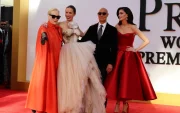 Los actores Meryl Streep (i), Emily Blunt (2-i), Stanley Tucci (2-d) y Anne Hathaway posan durante el estreno de la icónica película ‘El diablo viste de Prada 2’ este lunes, en el Lincoln Center de Nueva York (EE.UU.).