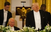 El presidente de EE.UU., Donald Trump, y el rey Carlos III del Reino Unido, el 28 de abril de 2026 en Washington.