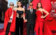 La película dejó un boom cultural después de su estreno y, poco a poco, vimos cómo algunas prendas que aparecían en pantalla, o diseños muy similares, comenzaron a llegar a las tiendas.