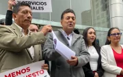 Geovanni Atarihuana, director de Unidad Popular, presentó la demanda ante la Corte Constitucional.