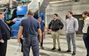 16 de mayo 2024: el ministro Roberto Luque visitó las instalaciones de Progen, en EE.UU., lo acompañó su asesor Peter Dreher Pozo y Fabián Calero, gerente de Celec.